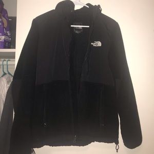 Very good quality/warm north face jacket